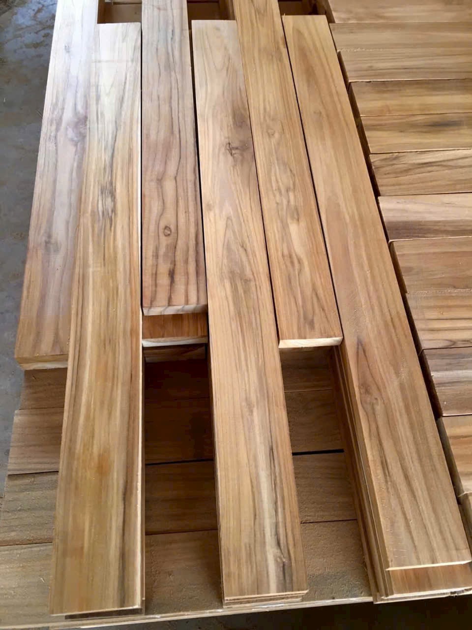 06 van san teak lao