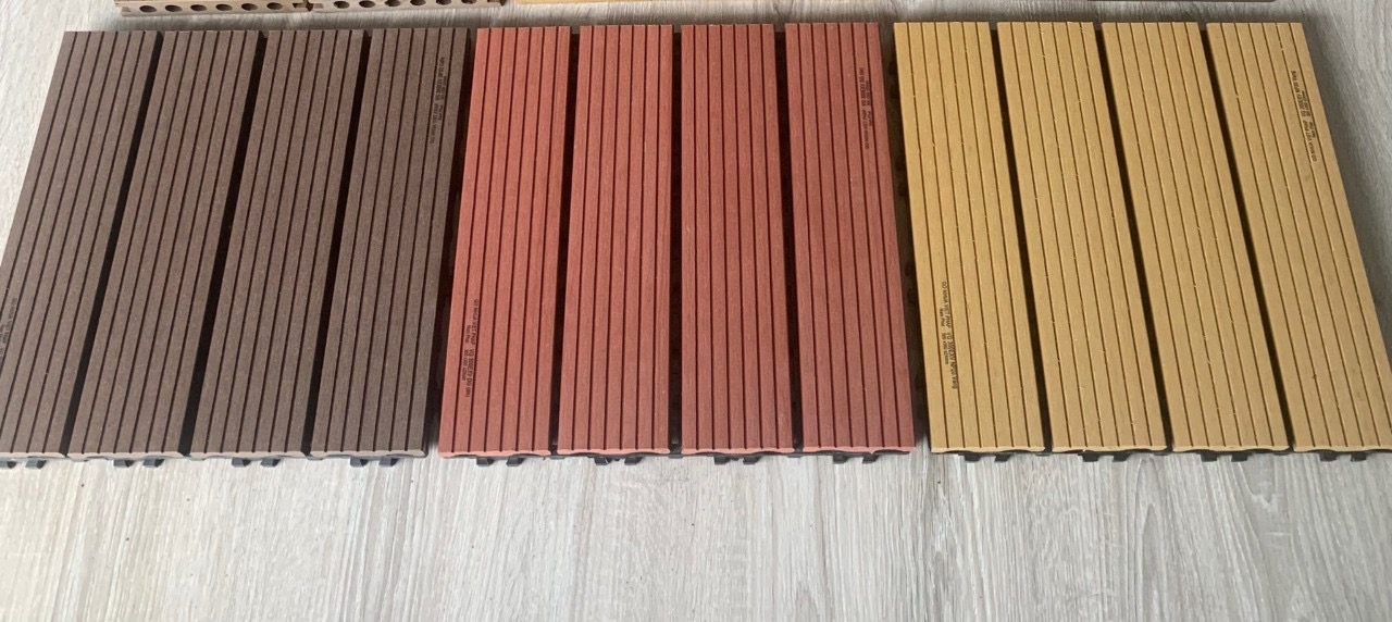Ba màu vỉ WPC 30x30 nhìn trên mẫu thực tế